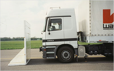 Predictive emergency braking system (VNS) Predictive emergency braking system (VNS)